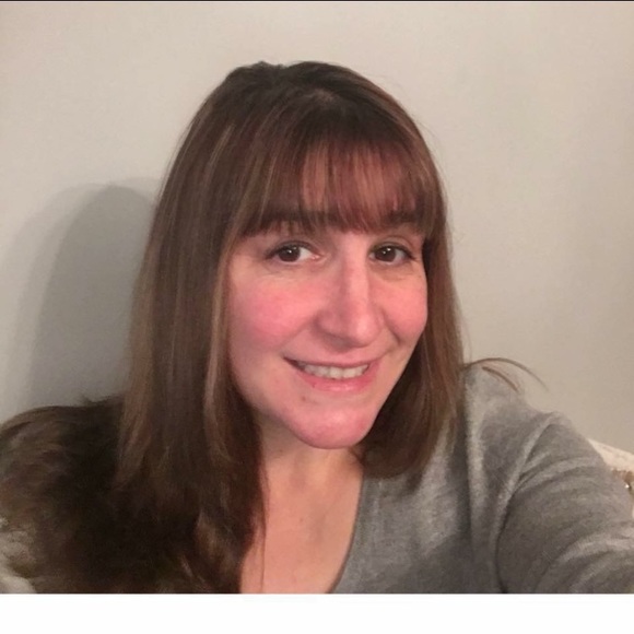 Meet your Posher, Gina - Picture 2 of 2